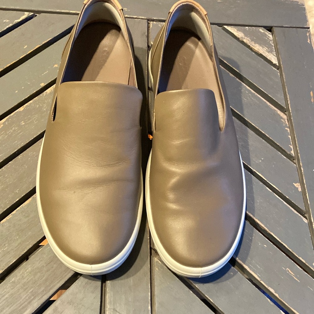 Ecco women’s tan leather slip on, size 8.5